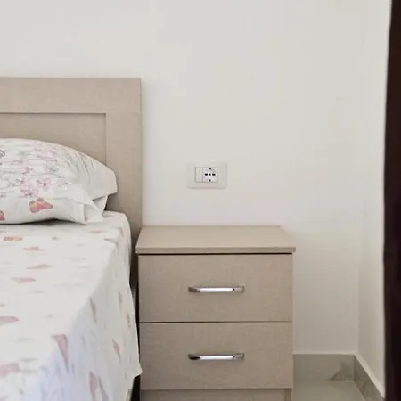 Apartament House Kanine