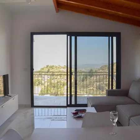 House Apartament Kanine